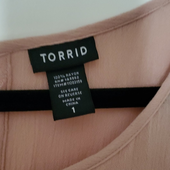 Torrid size 1 blush guaze top - Picture 2 of 7